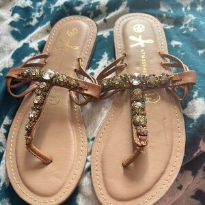Atmosphere Brown Sandals with T-Strap Design